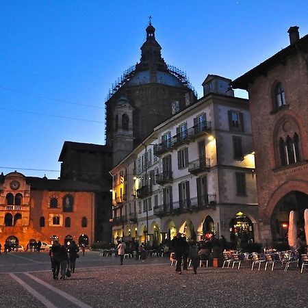 Appartamento Centro Storico Di Pavia Exterior photo